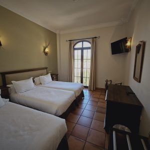 Habitación Triple Hotel Sierra de Ubrique (2)