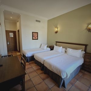 Habitación Triple Hotel Sierra de Ubrique (3)